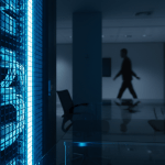 Concepto visual de fuga de información digital y ciberseguridad en un entorno corporativo moderno.